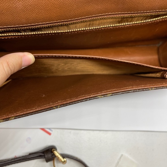 Authentic Louis Vuitton Pochette Damme GM - Picture 10 of 14